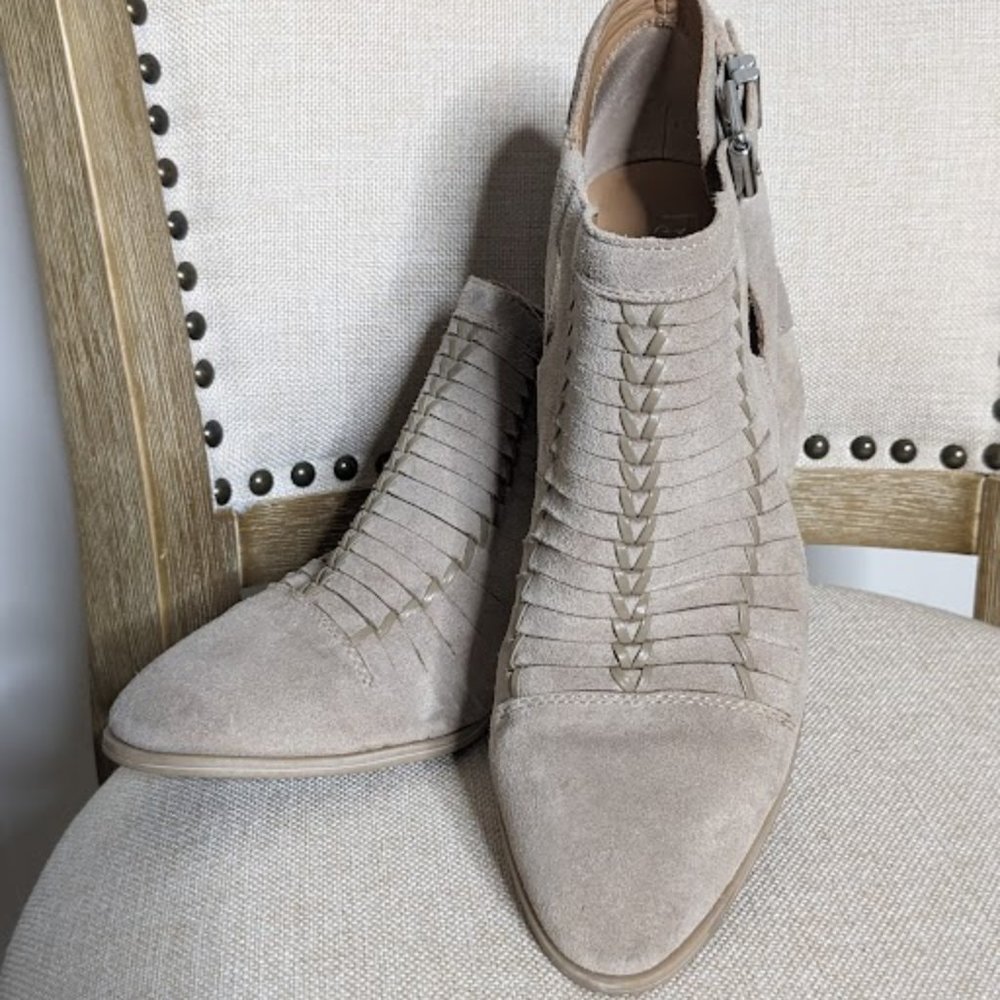 Franco Sarto Women's Suede Leather Bootie. Size 8.5 M.